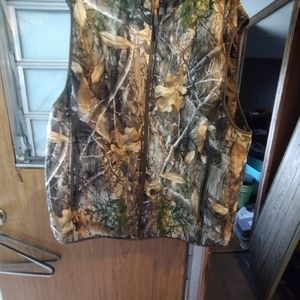Men's realtree vest